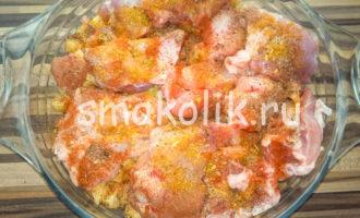 Запеченная курица с картошкой в духовке - это очень вкусно!